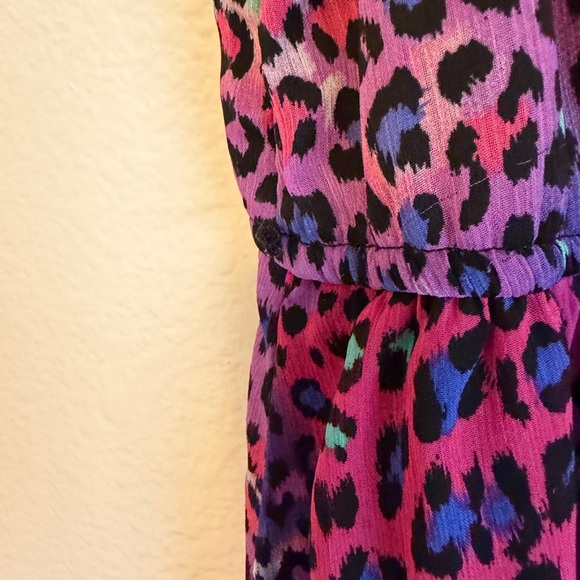Vibrant Leopard Print Kids Dress with Lace Detail - Picture 6 of 10